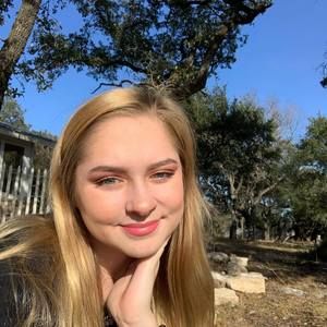 Meet your Posher, Alexia